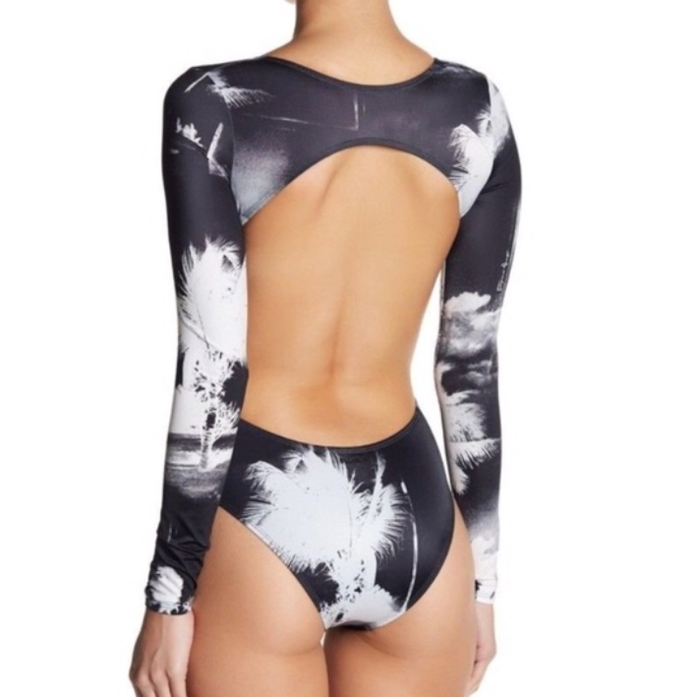 π₯π₯BILLABONG - WARHOL BODY SUITπ₯π₯ - Picture 3 of 4